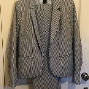 This is Lane Bryant apparel gently used